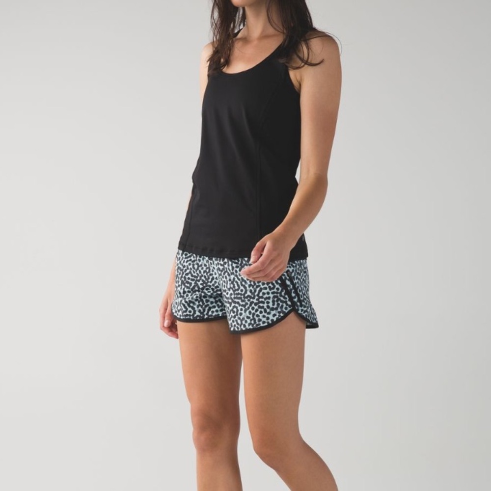 Size 12 Lululemon Tracker Short III Color Ace Spot Tranquil Blue Black